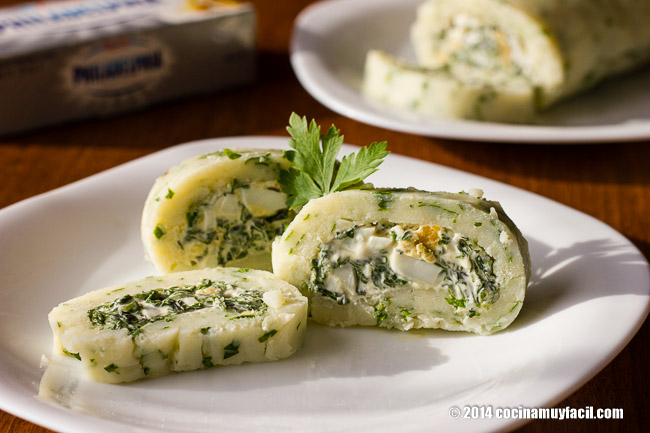 Rollo de papa con espinacas. Receta | cocinamuyfacil.com